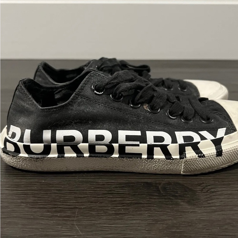 Burberry sneakers